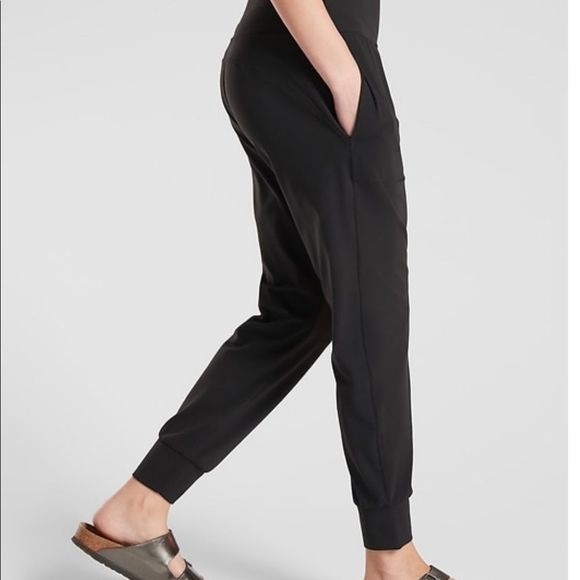 NWT Athleta Salutation Jogger. Medium Black - Picture 4 of 7